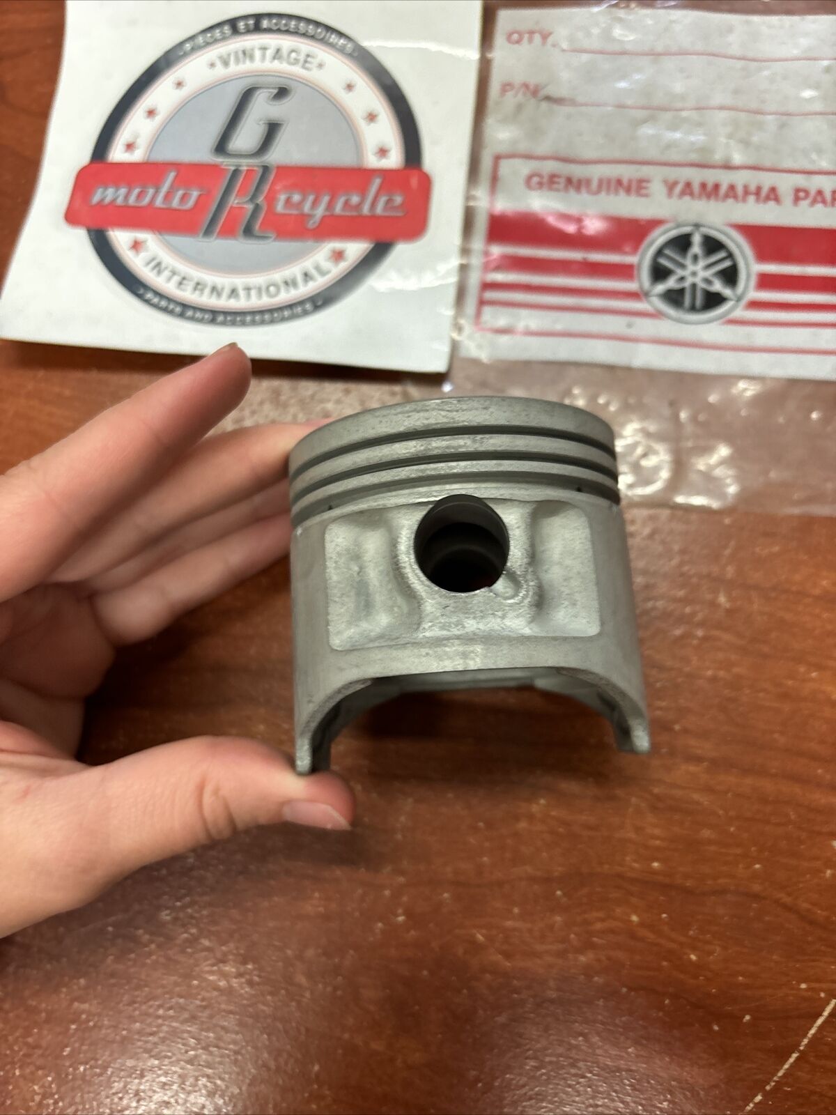 NOS Yamaha 1976 1977 XS360 PISTON O/S 0.25 1L9-11635-00-00 Y176