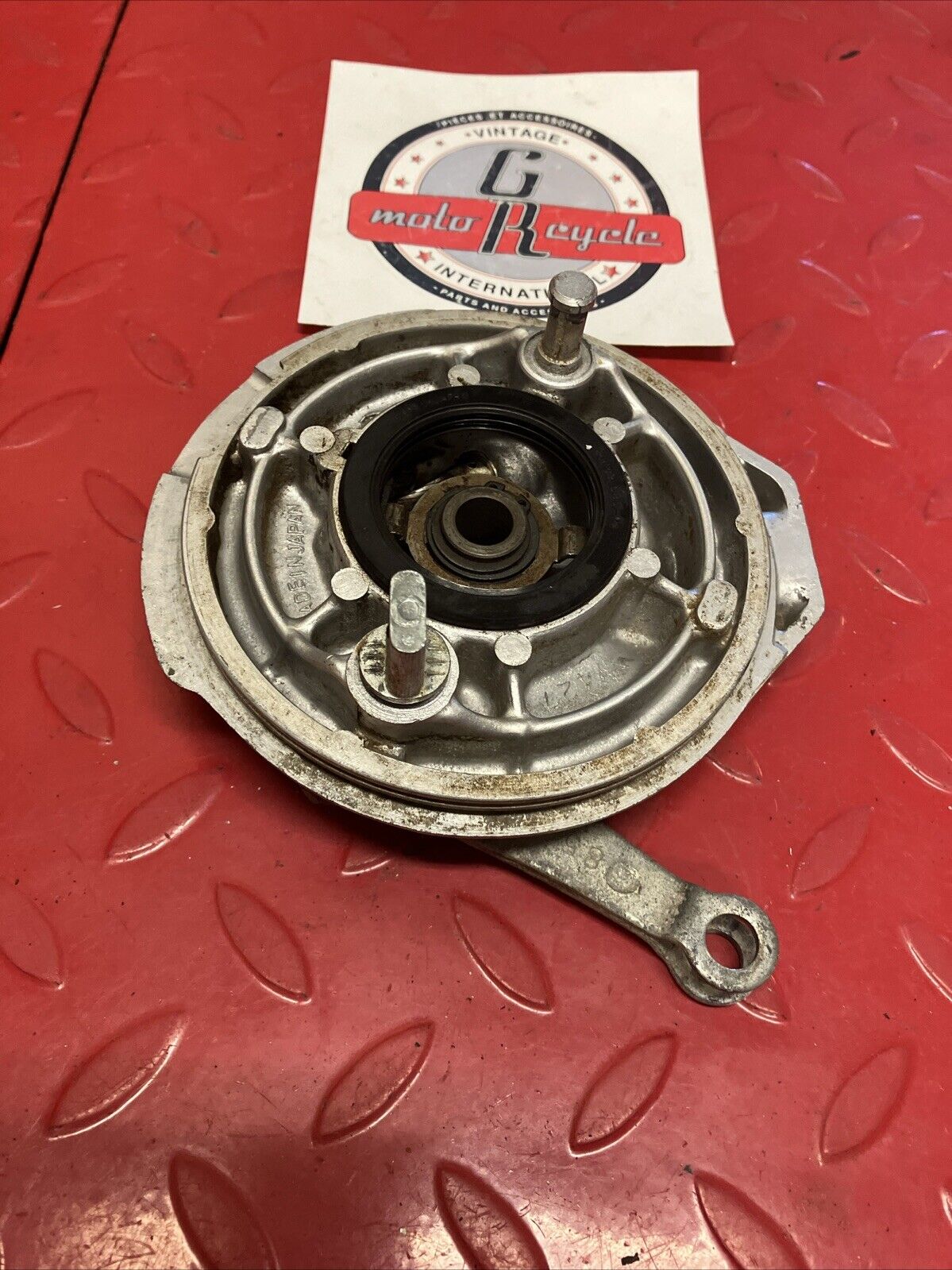 Suzuki RV90 1975 Front brake panel plate drum speedometer gear