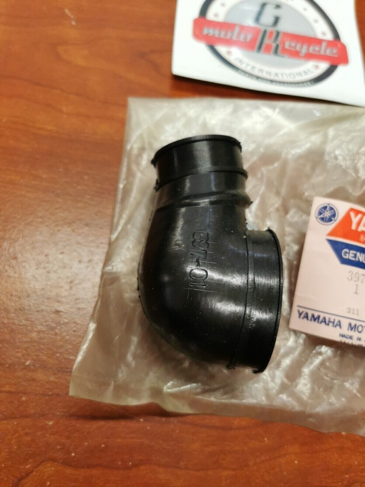 NOS Yamaha 1974 - 1976 RD200 AIR CLEANER JOINT 2 397-14463-01-00 Y86