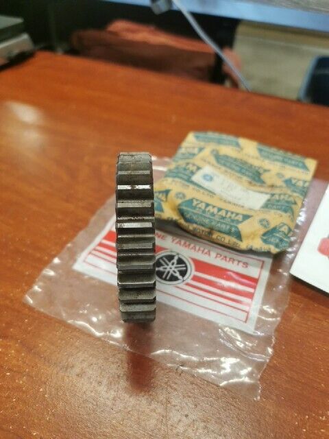 NOS Yamaha TX650 TX750 XS2 XS650 1ST WHEEL GEAR 306-17211-00-00 Y153