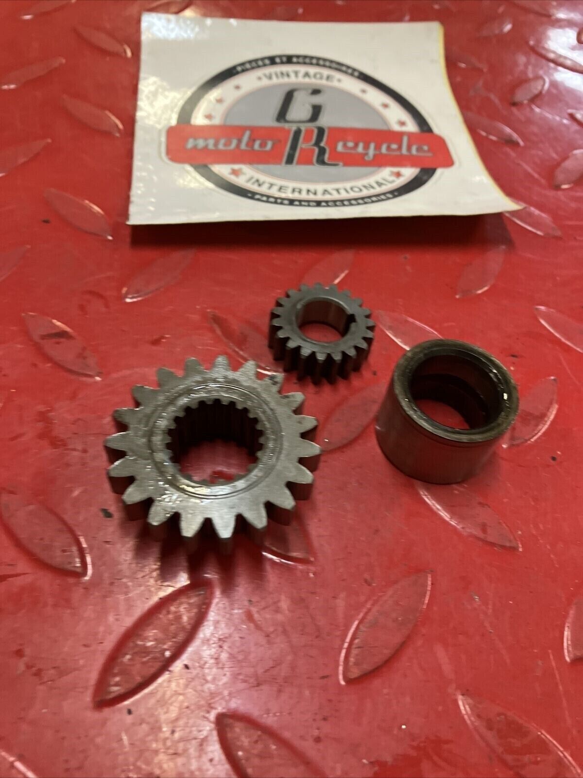 Suzuki RM125 1985 water pump waterpump crankshaft primary drive gear 2