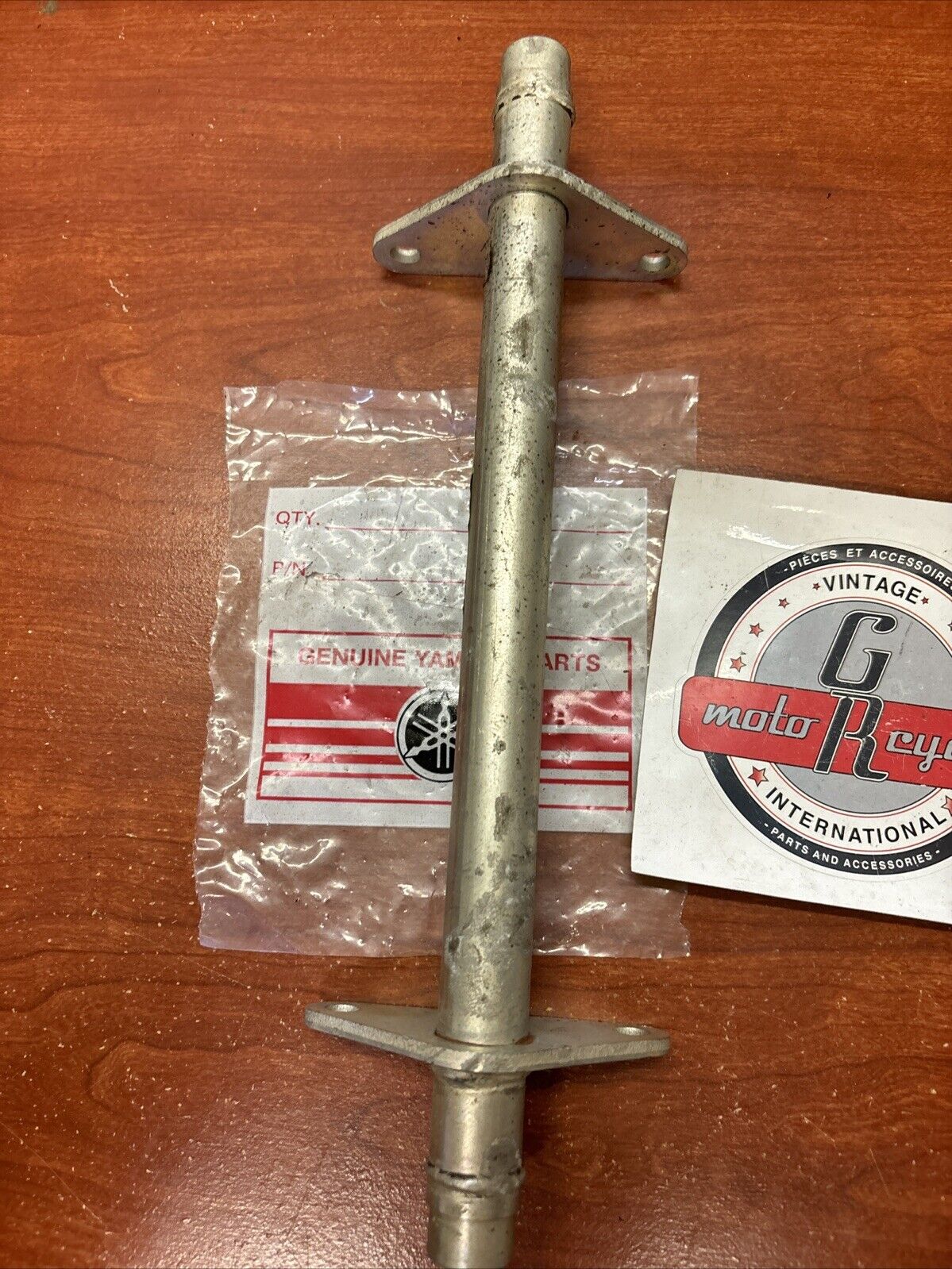 NOS Yamaha 1974 GP338F GP433F BRACKET 865-47417-00-00 Y183