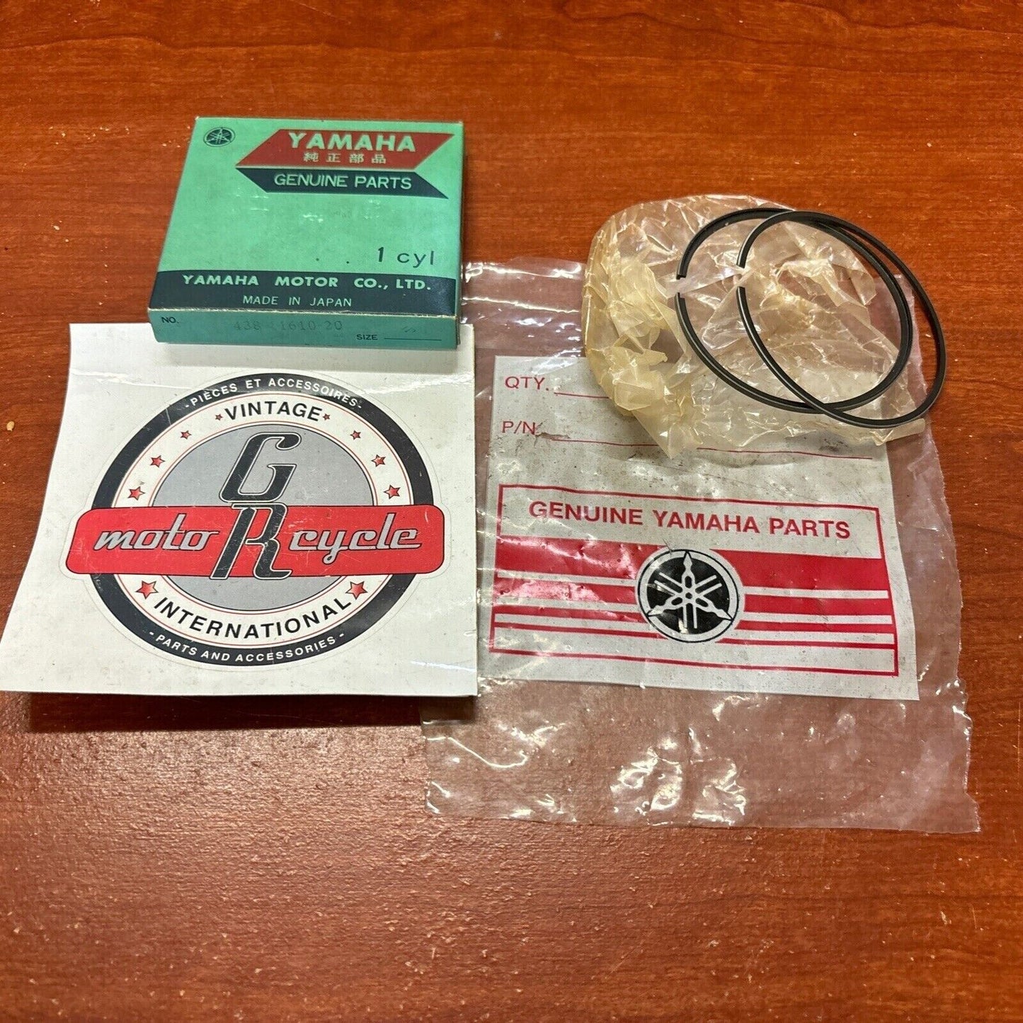 NOS Yamaha DT250 PISTON RING O/S 0.50 MISSING 1 PIECE 438-11610-20-00 Y174