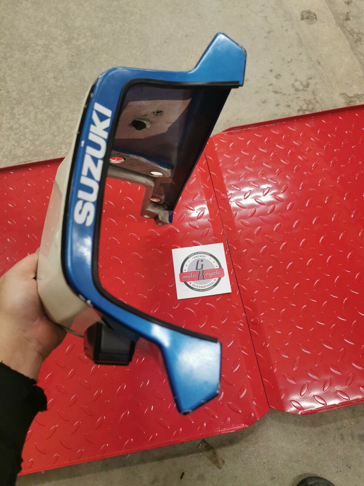 Suzuki GS550ES 1983 seat rear tail cover cowl fairing