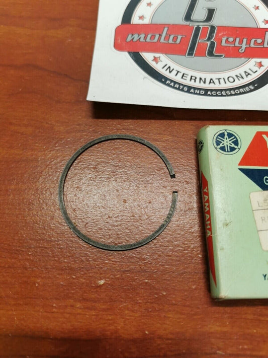 NOS Yamaha 1976 1977 YZ100 1976 YZ125 PISTON RING 4TH 1G9-11611-40-00 Y99