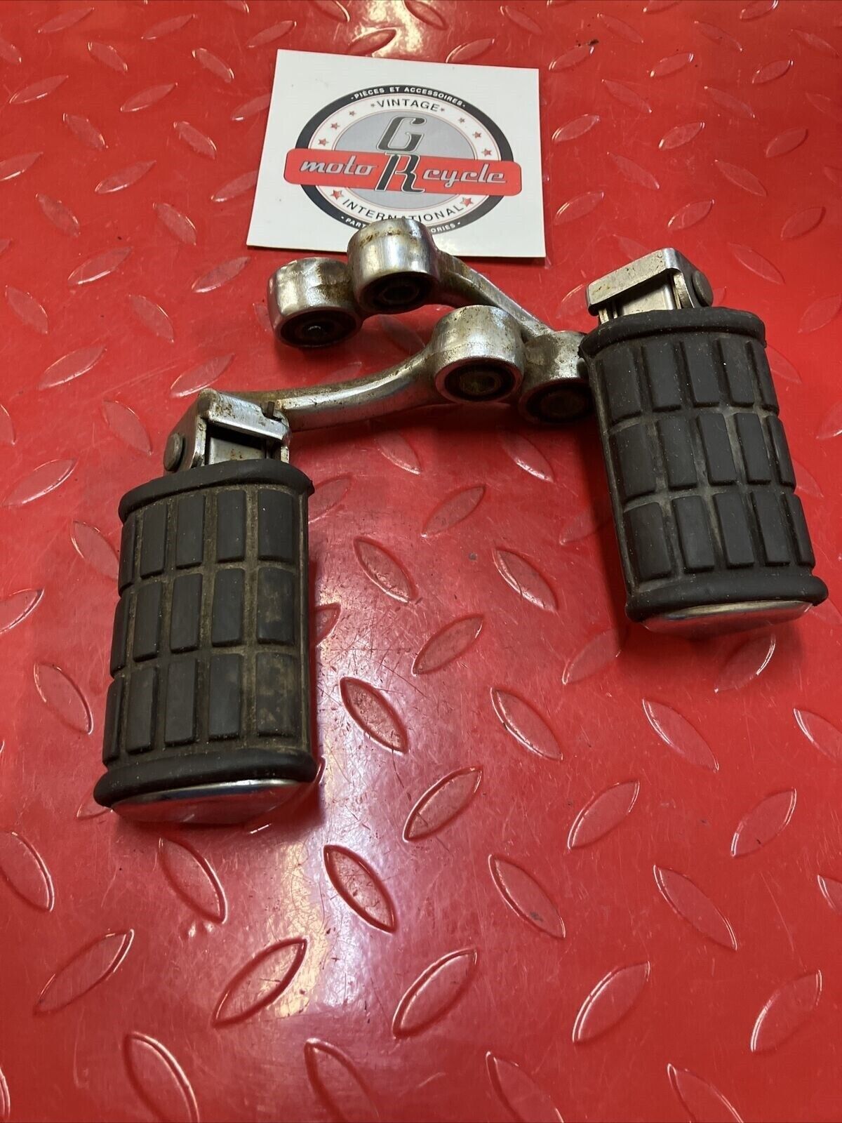Yamaha XV500 Virago 500 Front footrest footpeg foot peg rest 22U-27410-02-93