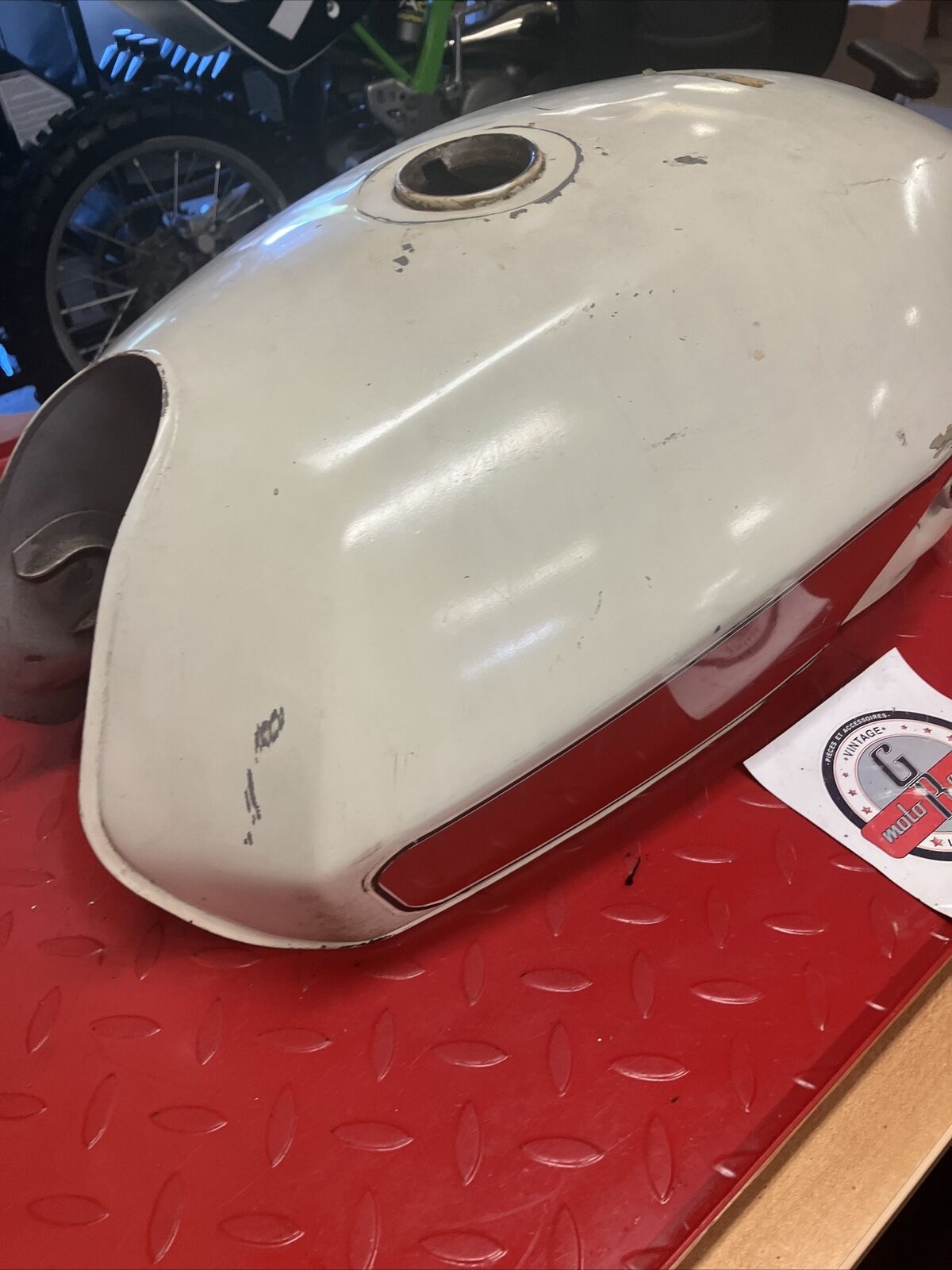 Suzuki GS750ES 1983 Fuel tank gas petrol reservoir