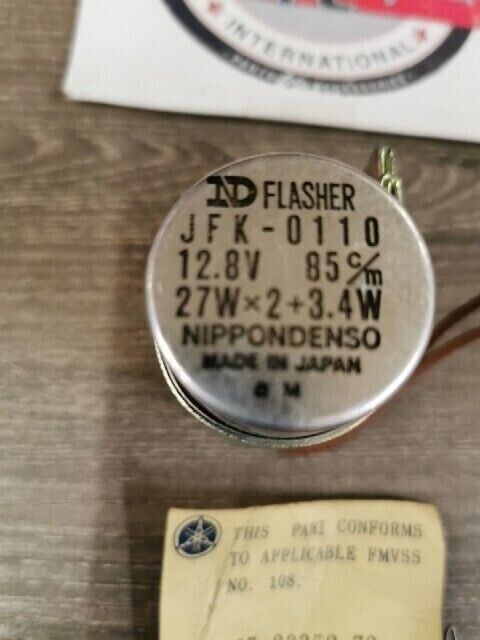 NOS YAMAHA RD350 R5 AT2 1972 FLASHER RELAY 327-83350-70-00 Y114