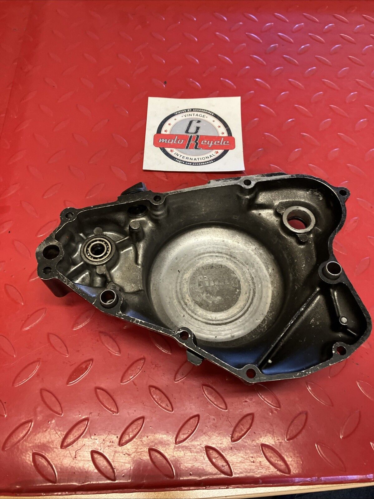 Suzuki RM125 1984 right crankcase clutch cover 2
