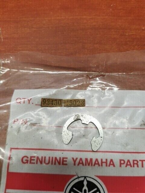 NOS Yamaha FS1 TY50 XS750 XS850 CIRCLIP 93430-15023-00 SUB 99001-15600-00 Y136