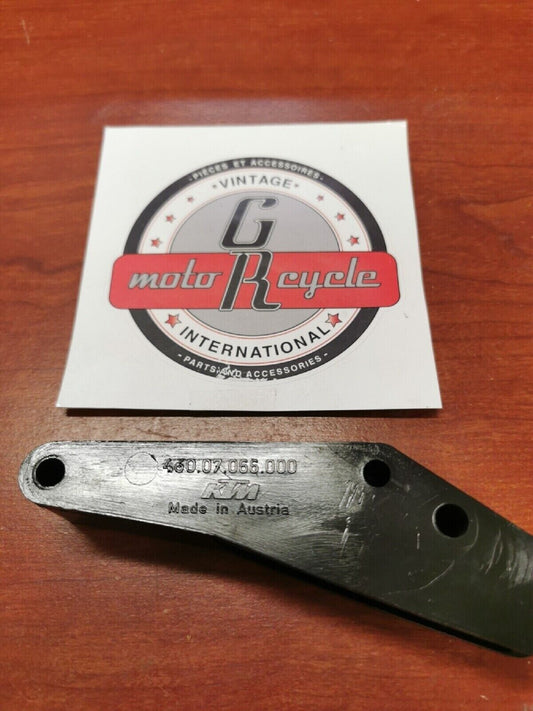NOS KTM SX65 SX60 REAR CHAIN GUIDE 46007066000 KT3