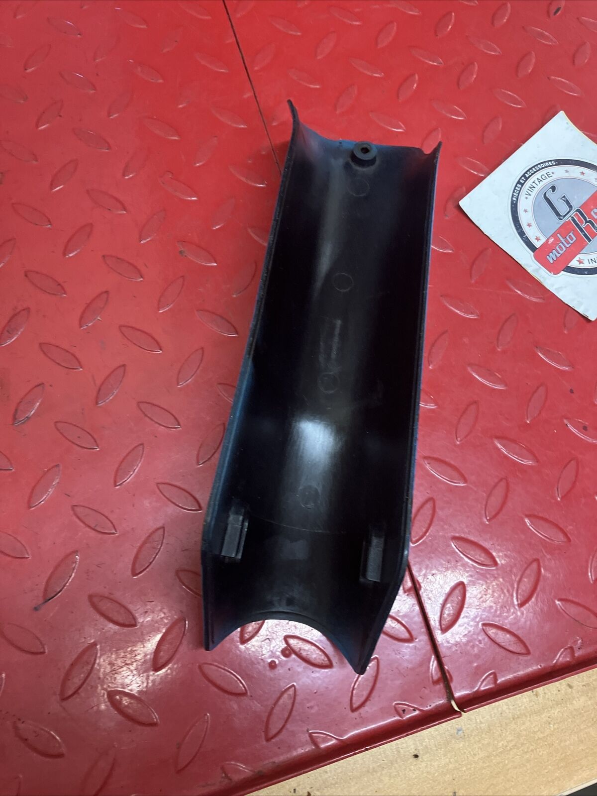 Suzuki RV90 1975 Top frame cover