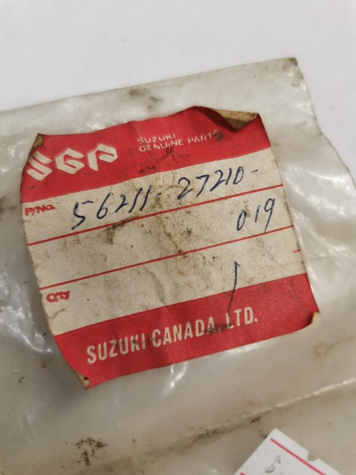 NOS SUZUKI HANDLE HOLDER 56211-27210-019 Superseded by 56211-29320-291 S24