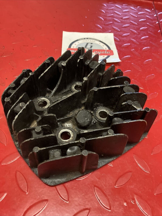 Suzuki RV125 1973 cylinder head jug barrel cover