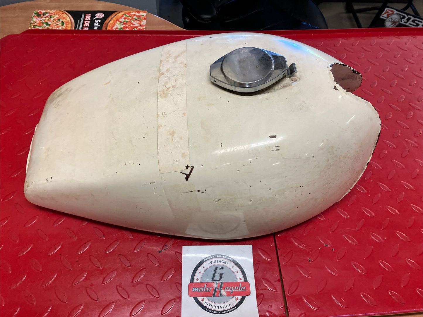 Kawasaki Z1 1975 Fuel tank gas petrol reservoir 2