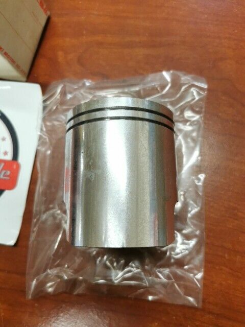 NOS Suzuki 1977 - 1981 TS185 PISTON 12110-29300 SUB. 12110-29900 S32