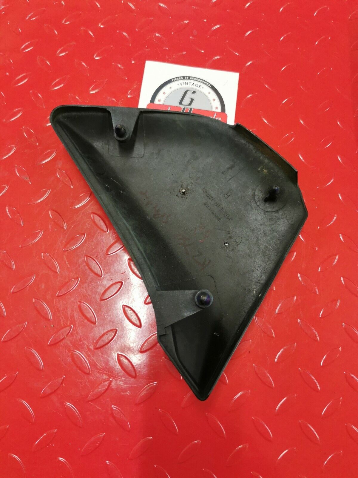 Kawasaki KZ750 1982 spectre 750 right side cover panel fairing
