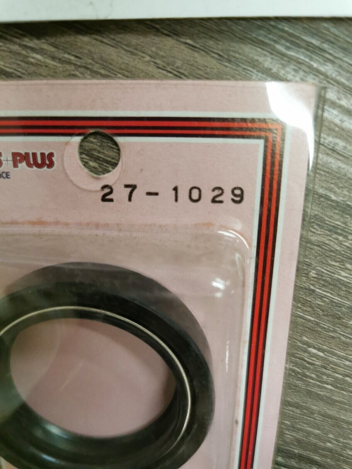 NOS PARTS PLUS XL350R XL600R CB650SC VT750C GL1100I  Fork Seals SET 27-1029 J18