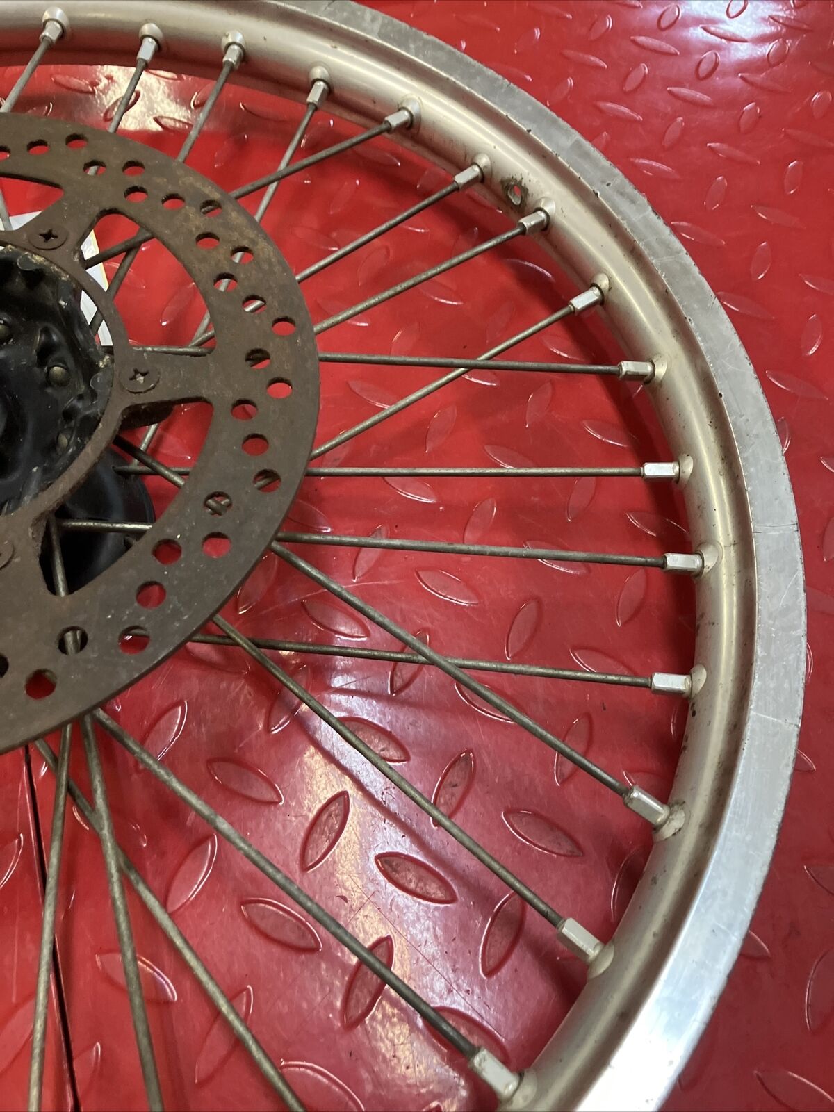 Suzuki RM250 1988 Front wheel RM250 1985 1987 1986 55311-28C01