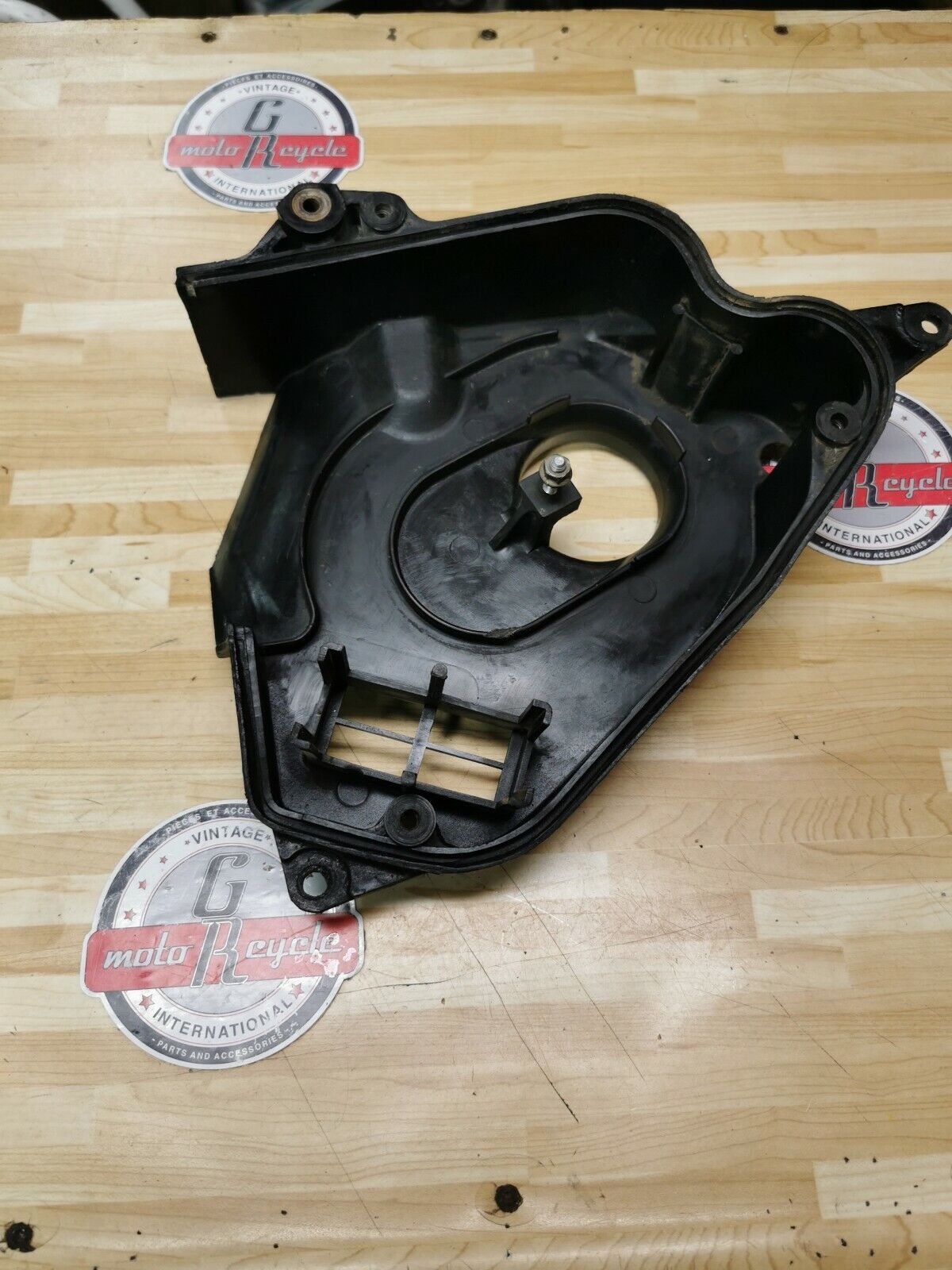 Yamaha YZ125 1982 airbox air box cleaner filter case housing