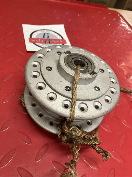 Suzuki GS GT Front wheel hub drum 54111-47001 54111-47002 U7