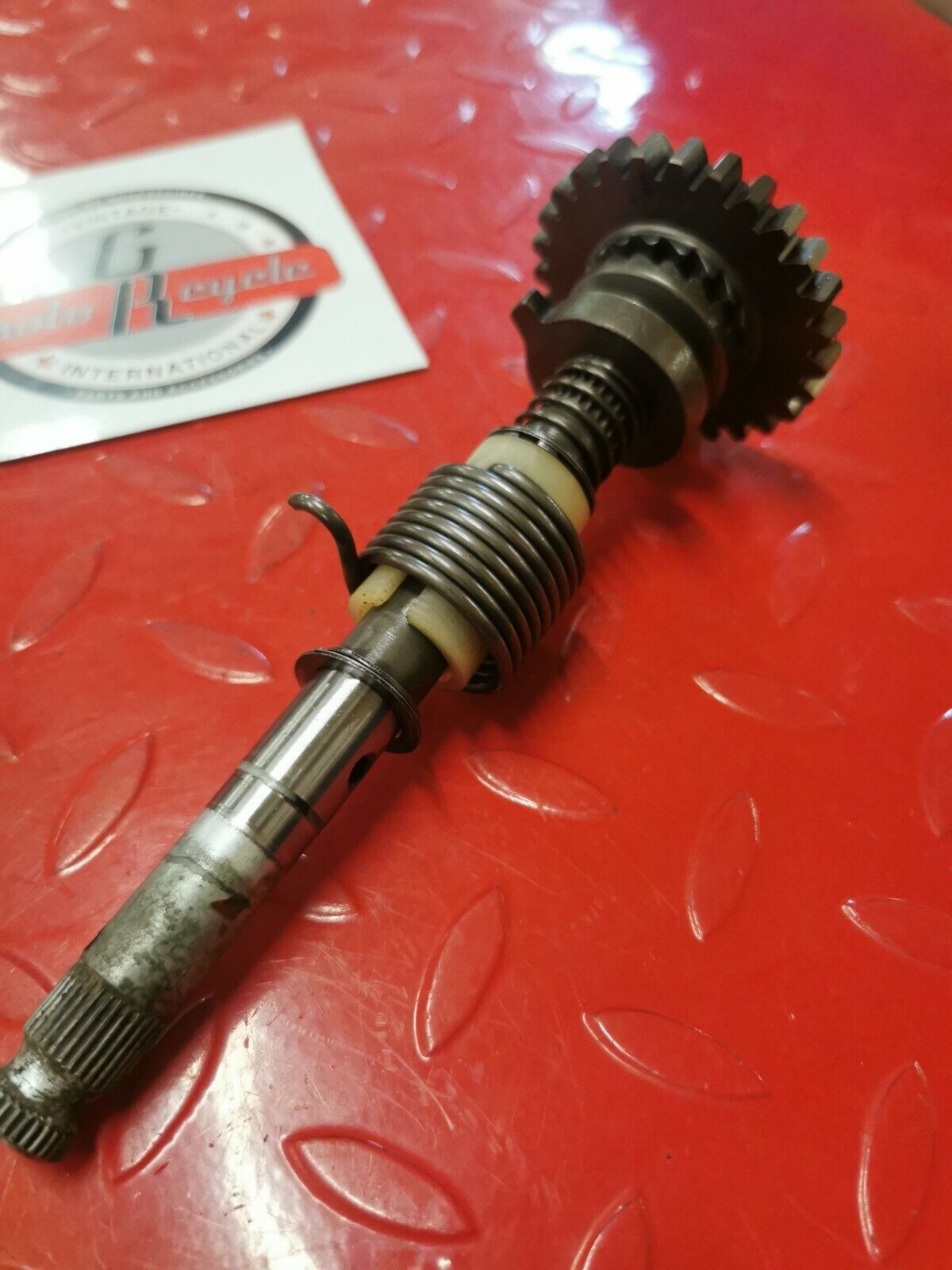 Honda CR125R 1982 kickstarter kick starter spindle shaft gear 28250-KA3-700 3