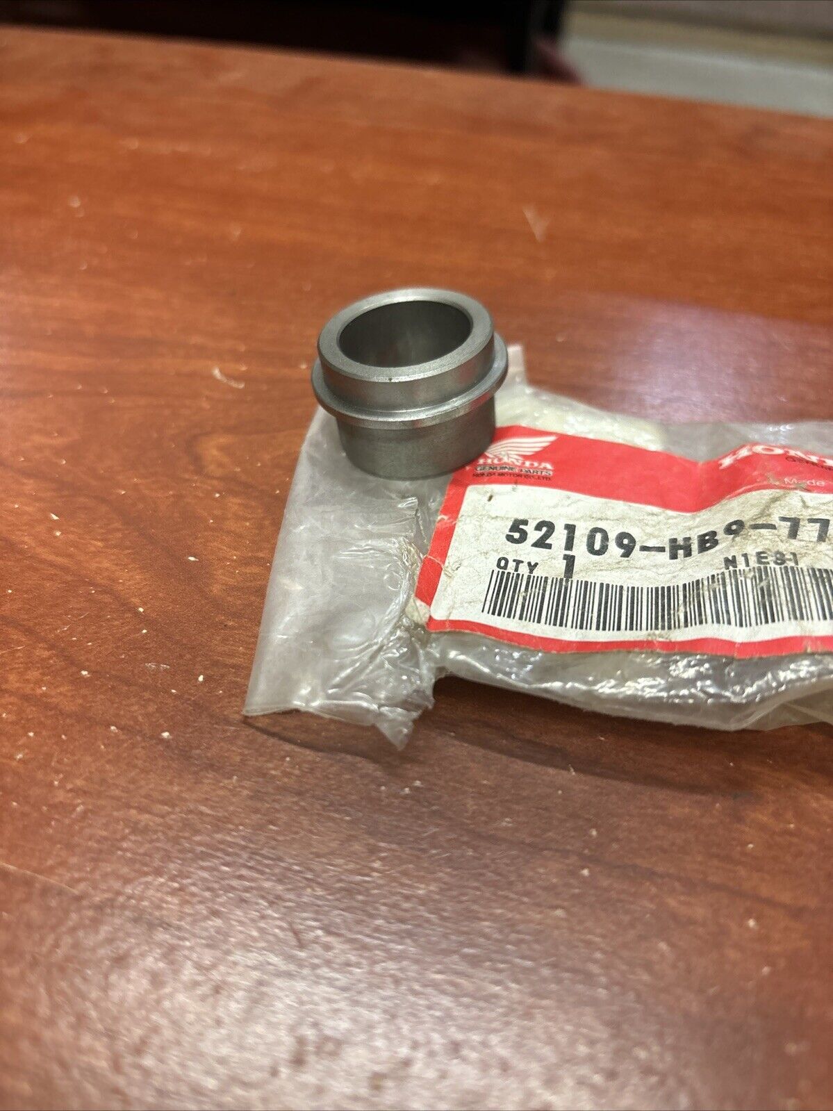 NOS Honda TRX250R PIVOT THRUST BUSH 52109-HB9-771 H145