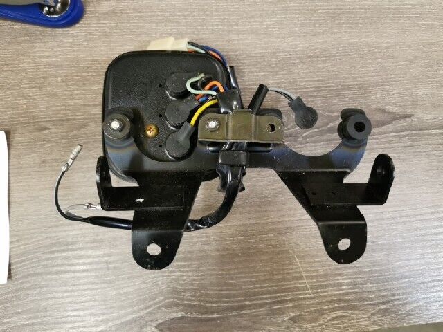 NOS SUZUKI TS185 1980 SPEEDOMETER MISSING BRACKET PILOT BOX 34100-48515 S55