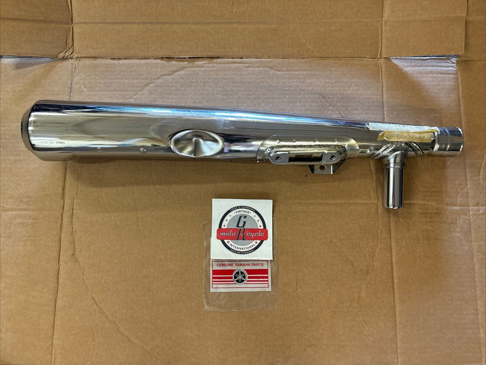 NOS Yamaha 1979 XS750 LEFT MUFFLER 2F3-14711-03-00 SUB 2F3-14711-80-00 YB3