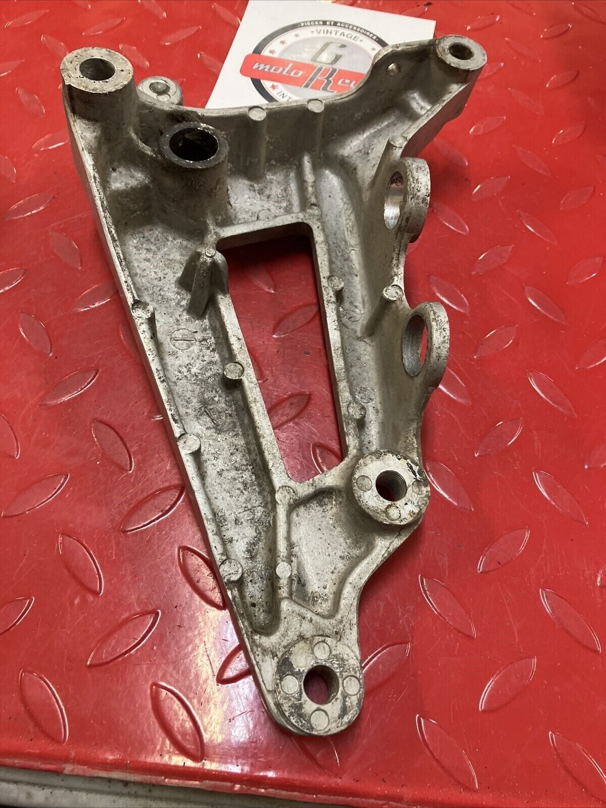 Yamaha XV500 Virago 500 right muffler silencer bracket footpeg holder mount