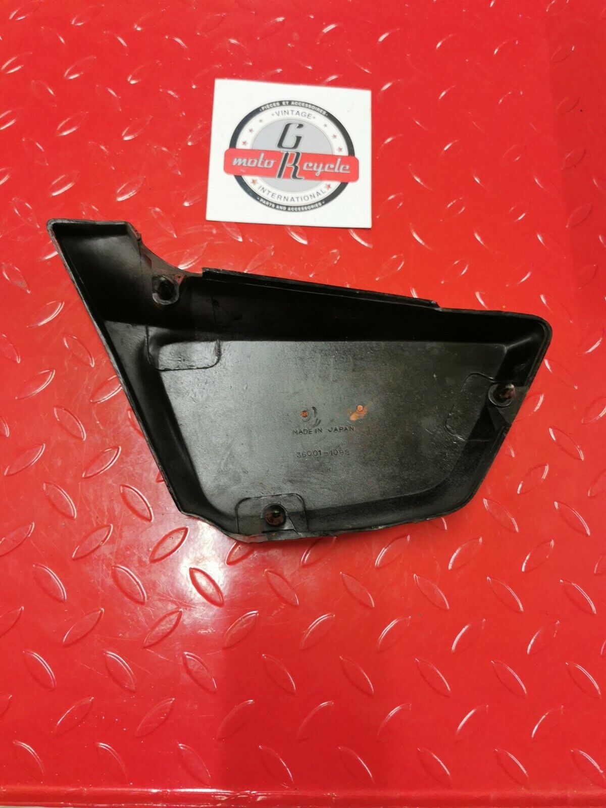 Kawasaki KZ550 LTD 1981 right side cover panel fairing