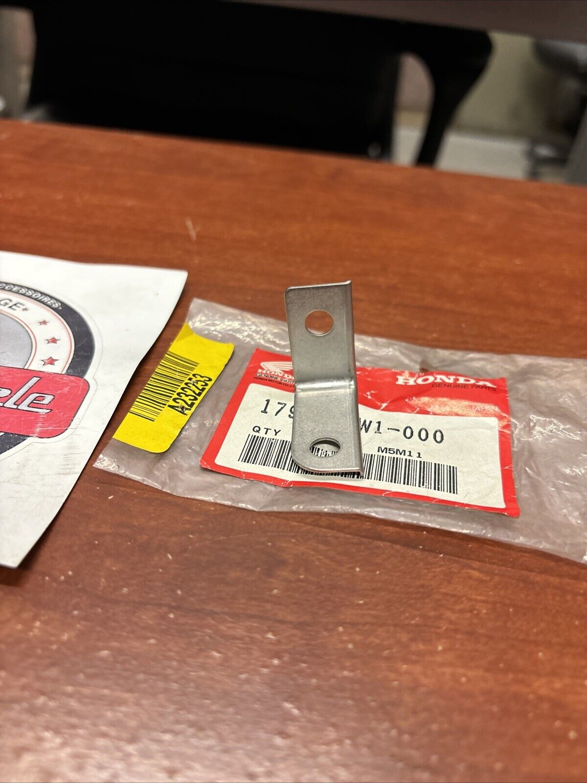 NOS Honda BF75 BF90 THROTTLE CABLE HOLDER 17922-ZW1-000 SUB 17922-ZW1-010 H185