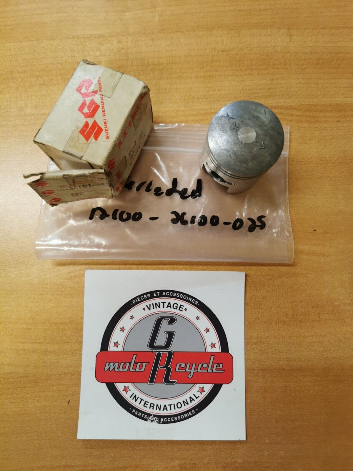 NOS SUZUKI TM75 TS75 PISTON OS:0.25 SUPERCEDED BY 12100-26100-025 S7