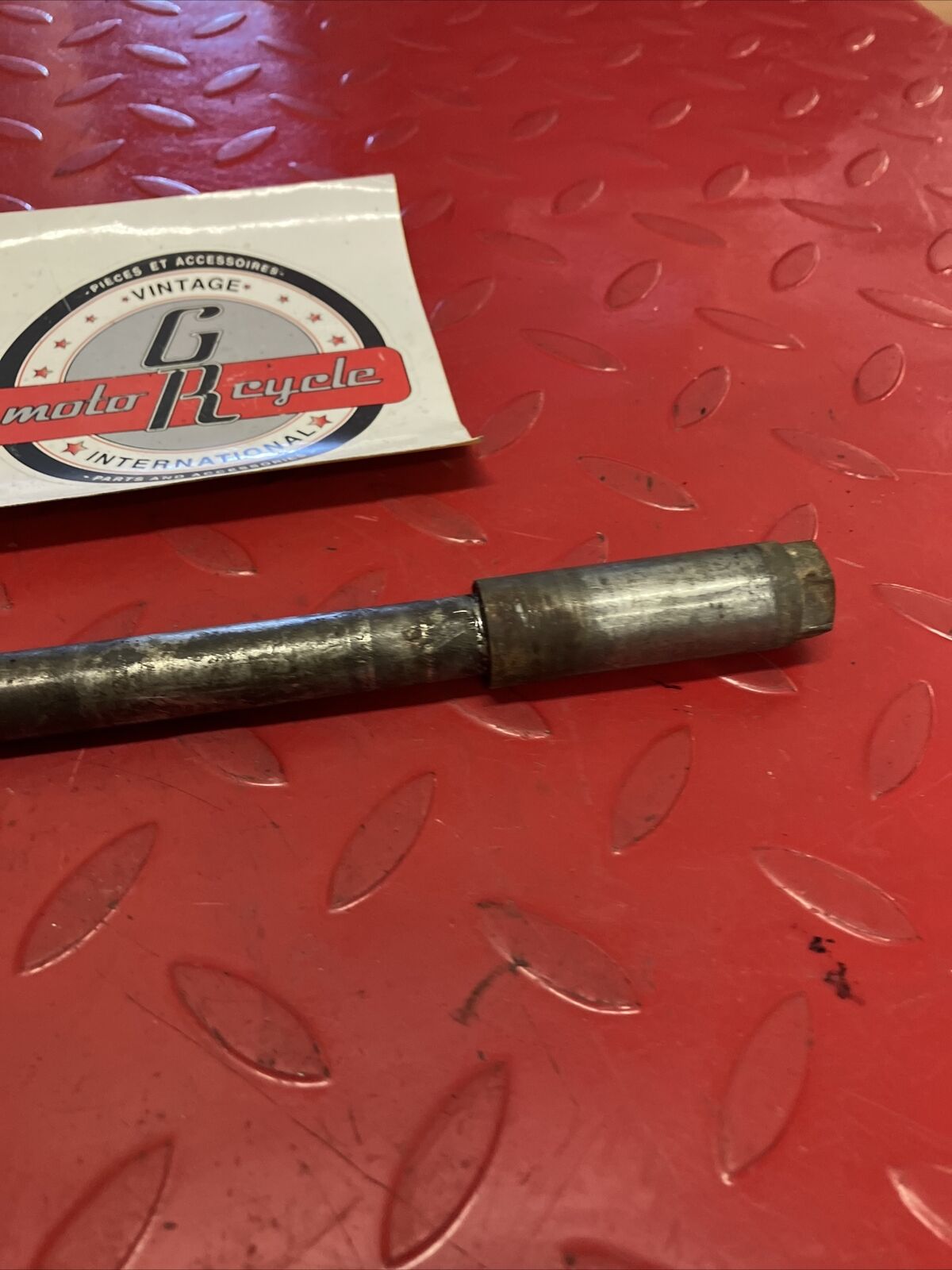 Suzuki RM125 1982 front wheel axle bolt 1984 1985 1986 1987 RM250