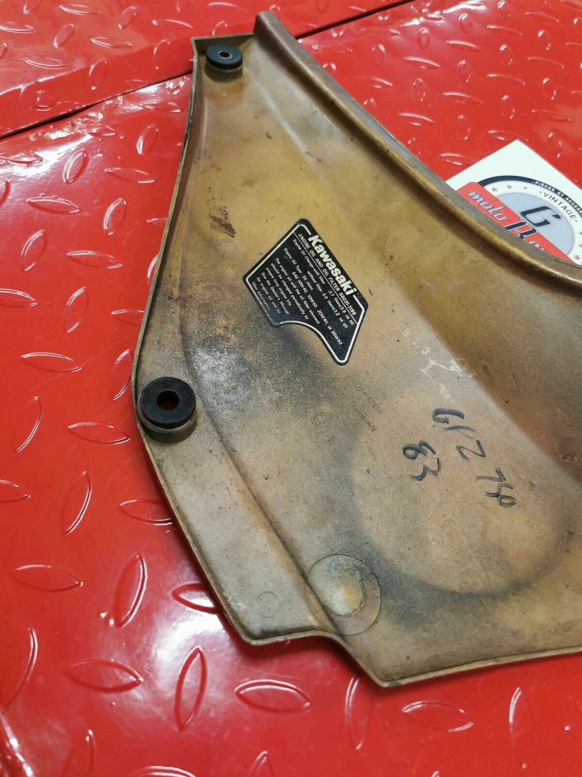 Kawasaki GPZ1100 1983 left side cover panel fairing 1984