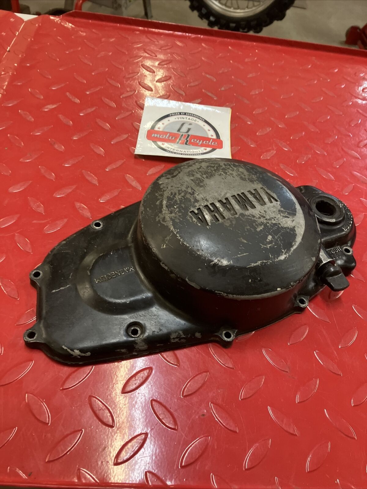 Yamaha YZ400 1977 right crankcase clutch cover YZ250