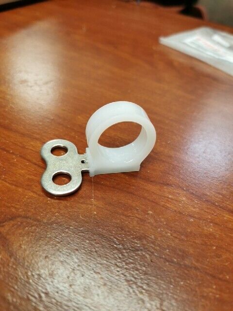 NEW NOS Yamaha TY350 TT500 IT200 IT490 YZ250 CABLE HOLDER 3R4-23317-00-00 Y102