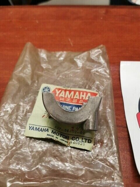 NOS Yamaha 1970 1971 XS1 GRIP UNDER CAP 256-26282-00-00 Y127