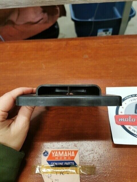 NOS Yamaha 1973 1974 TX500 1975 XS500 CASE CAP 371-14412-02-00 Y118