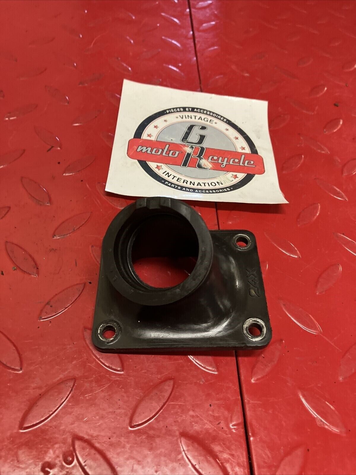 Yamaha YZ125 1983 intake manifold joint carburetor