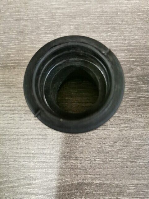 NOS SUZUKI GT550 1975 - 1977 PIPE INTAKE 13111-34100 S40