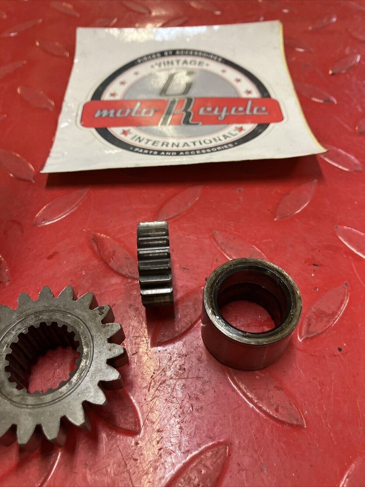 Suzuki RM125 1985 water pump waterpump crankshaft primary drive gear 2
