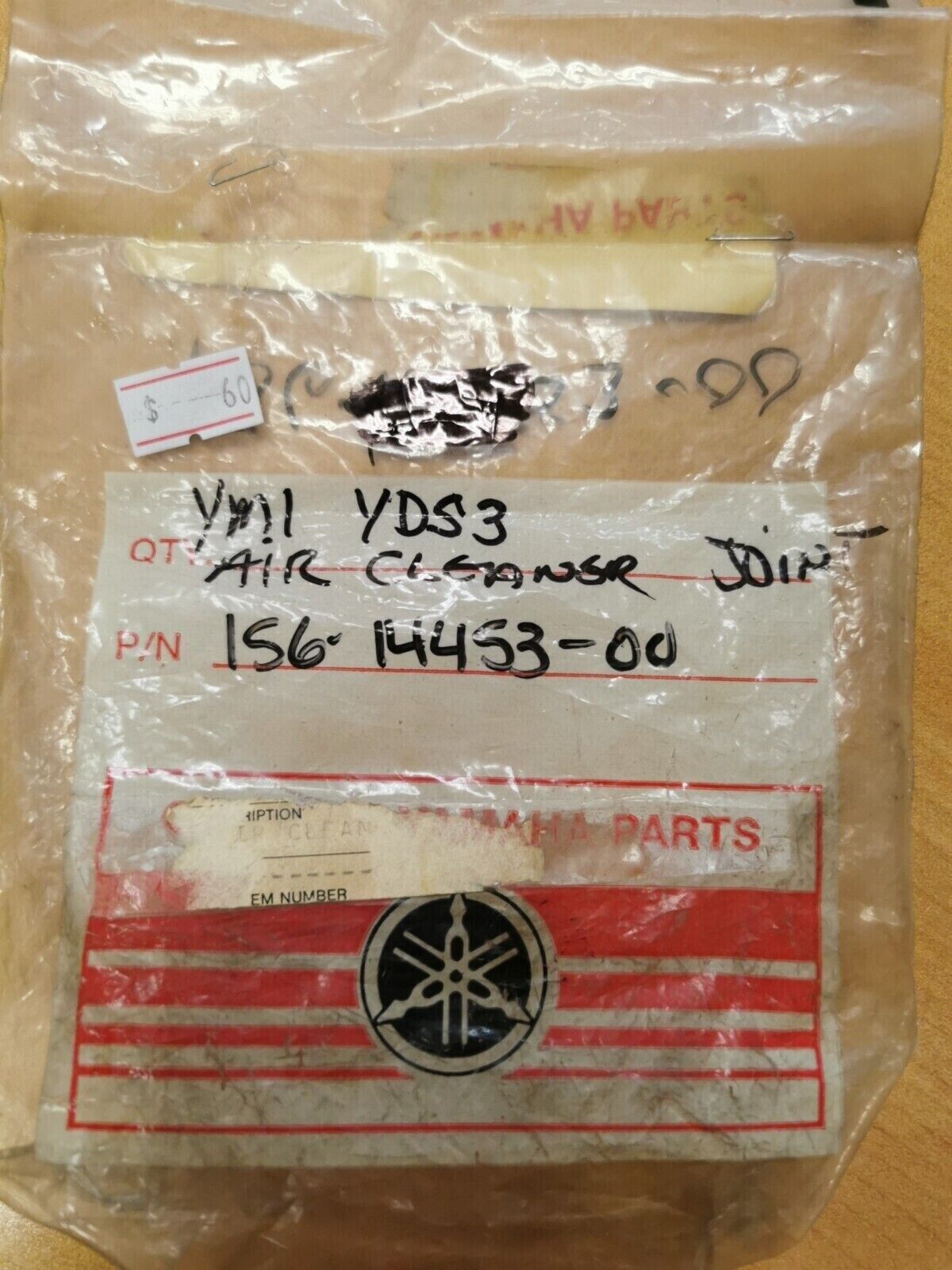 NOS YAMAHA YMI YDS3 AIR CLEANER JOINT 156-14453-00-00 Y43