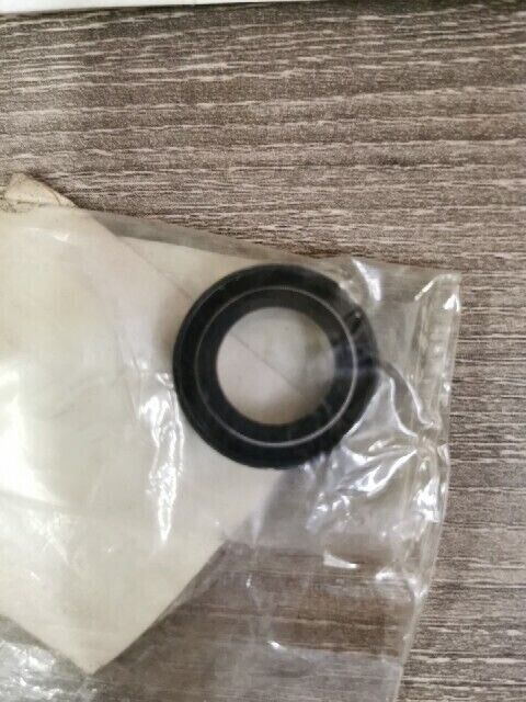NEW NOS SUZUKI AN250 AN400 AN400A DR800S GN250 GS1100E SEAL OIL 31153-49210 S53