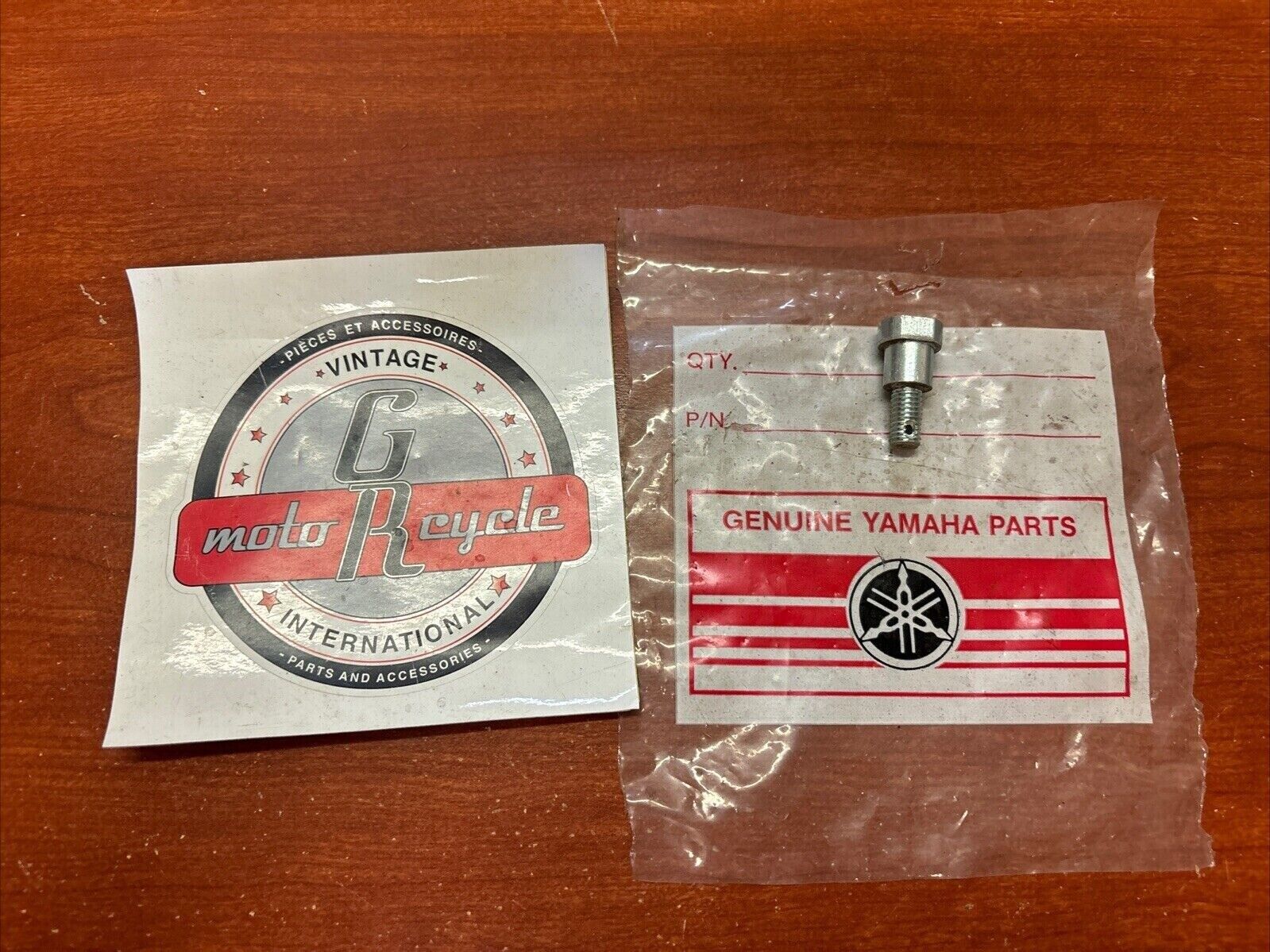 NOS Yamaha 1974 RD250 RD350 BOLT 168-25373-00-00 SUB 90109-08375-00 Y182