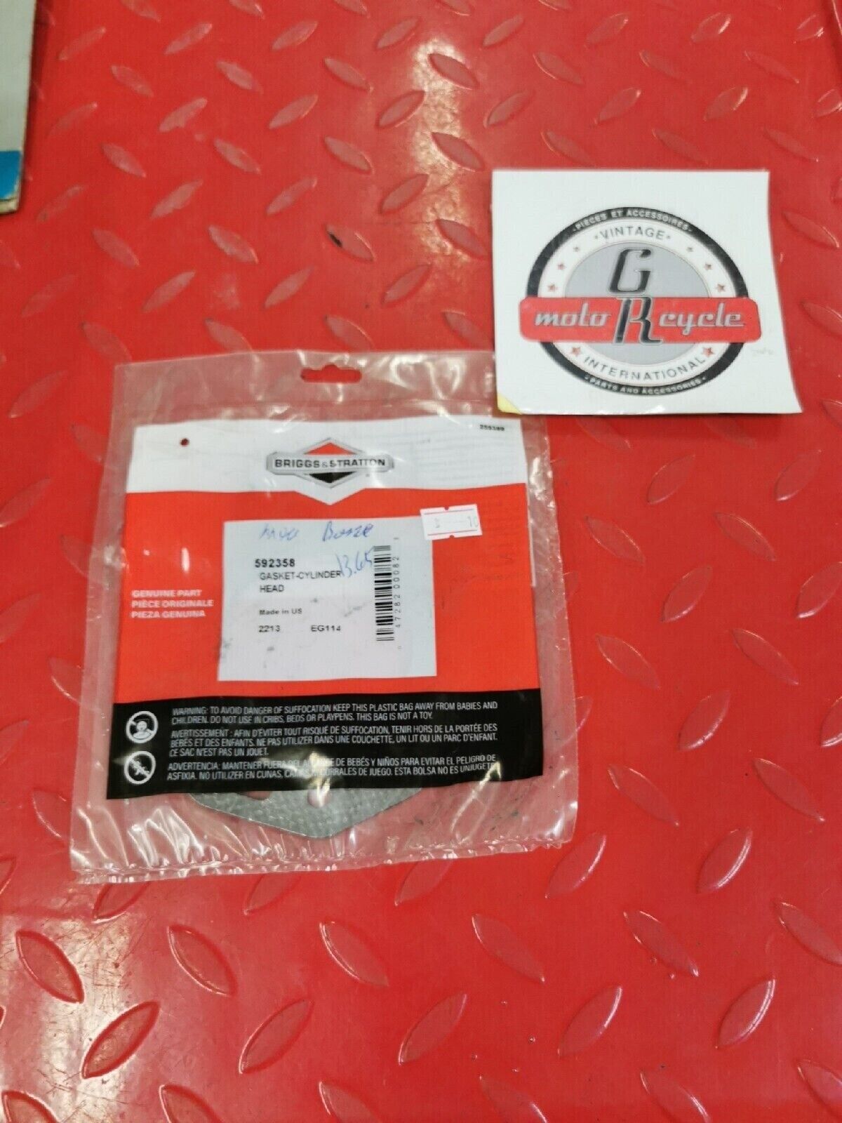 NOS Briggs & Stratton  Cylinder Head Gasket 592358   A3
