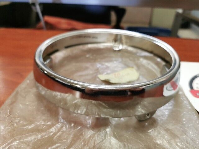 NOS Yamaha DS6 DS7 R3 R5 RD250 RD350 HEAD LAMP RIM 235-84315-60-00 Y130