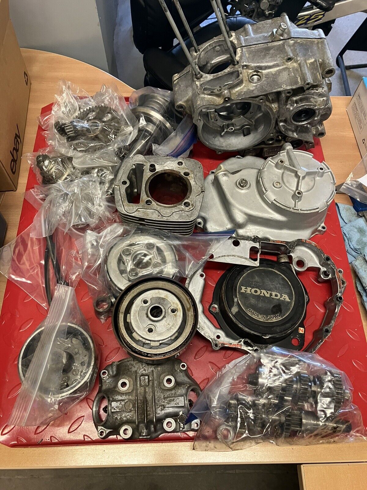 Honda ATC200M 1985 engine motor parts crankcase transmission cylinder cover