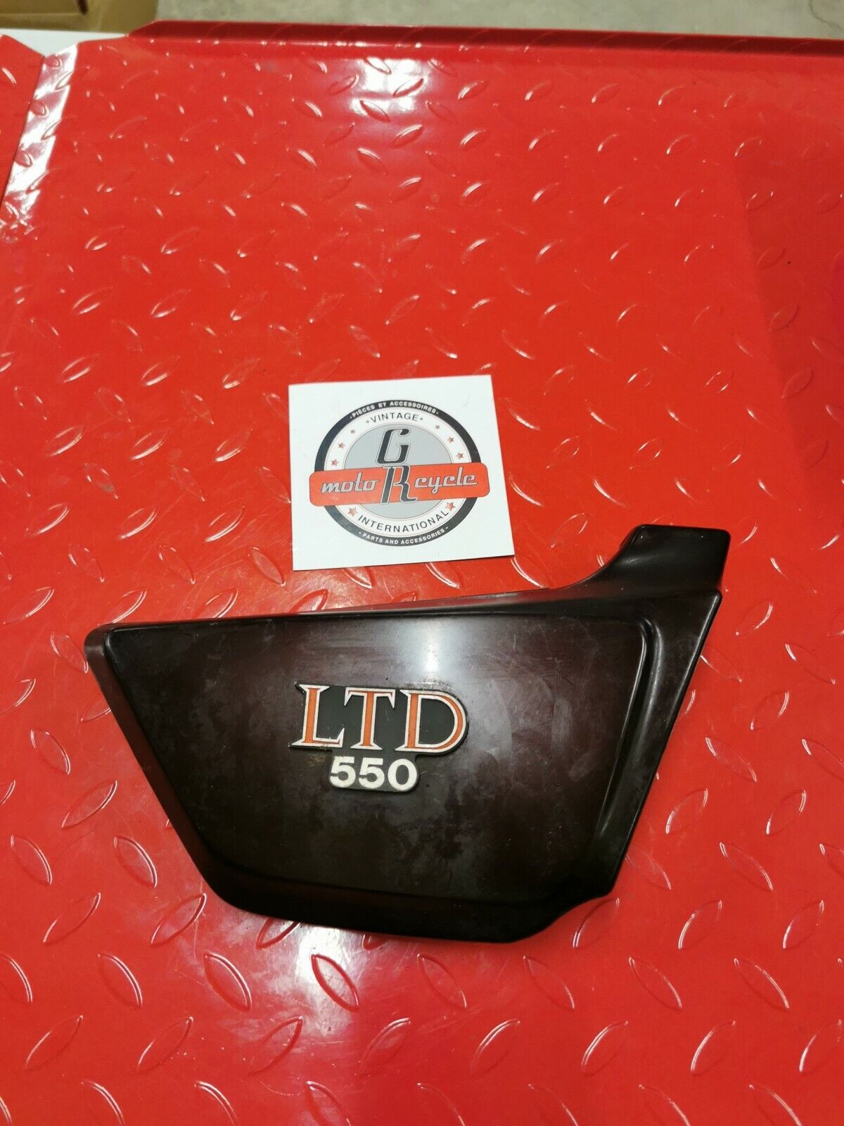 Kawasaki KZ550 LTD 1983 right side cover panel fairing