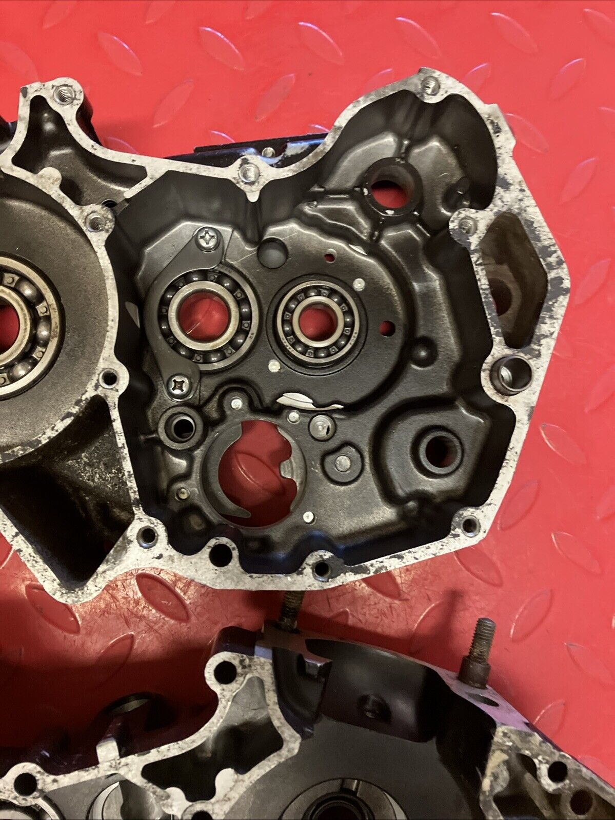 Suzuki RM125 1983 Crankcase set crank case left right 11300-14880